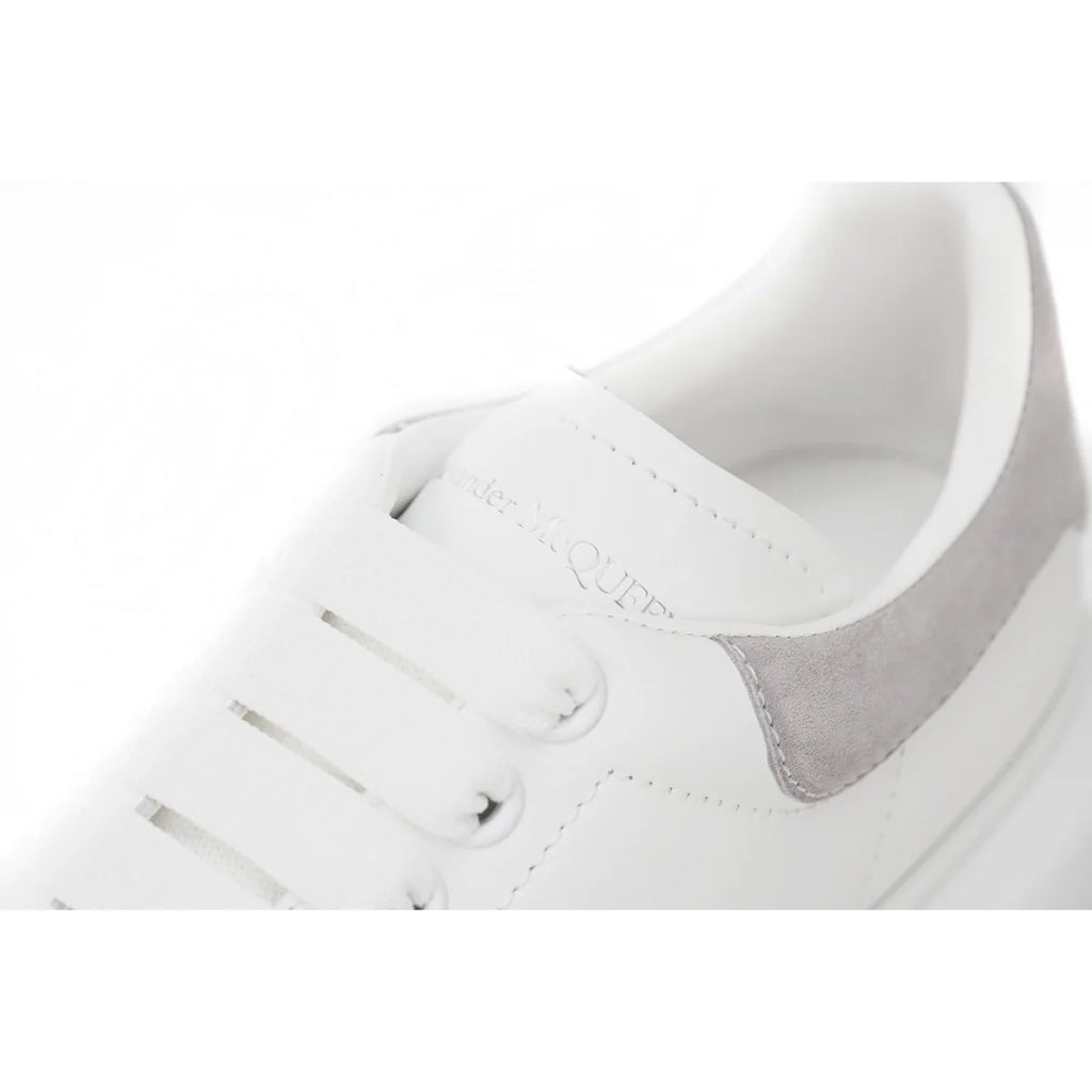 Alexander McQueen Sneaker Loose Drilling