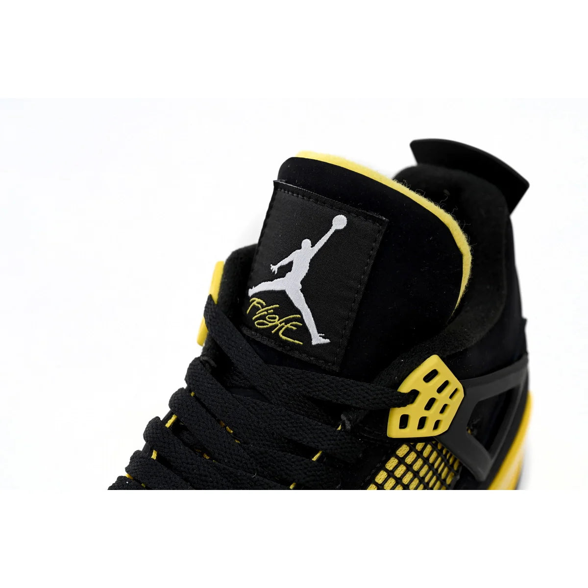 Air Jordan 4 Thunder