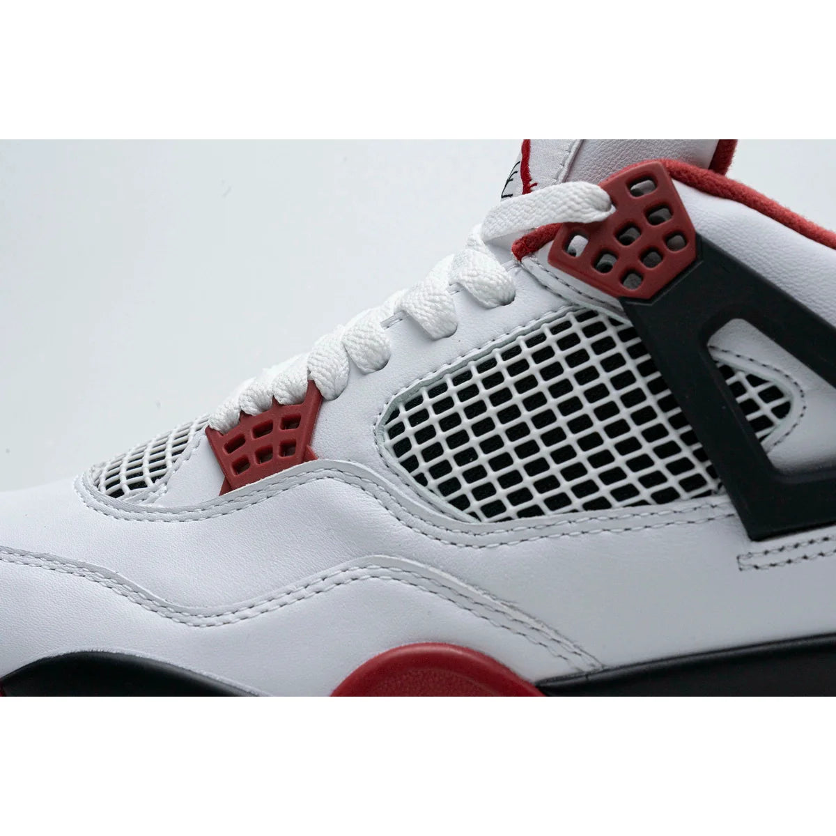 Air Jordan 4 Fire Red