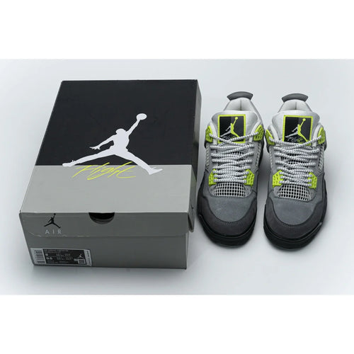 Air Jordan 4 Retro SE“Neon”