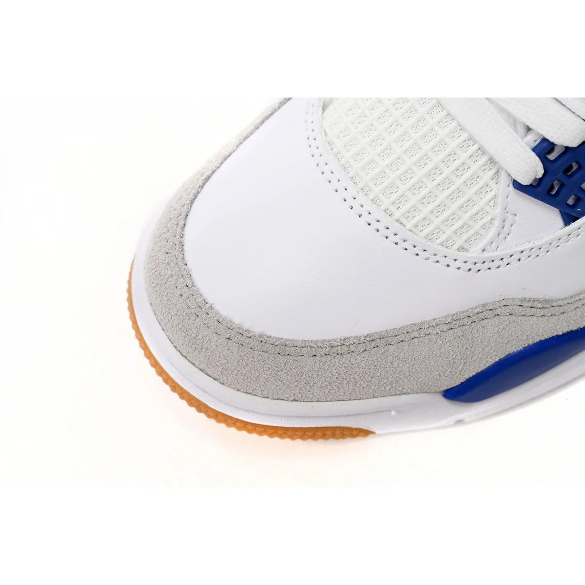 Nike SB x Air Jordan 4 “Sapphire”