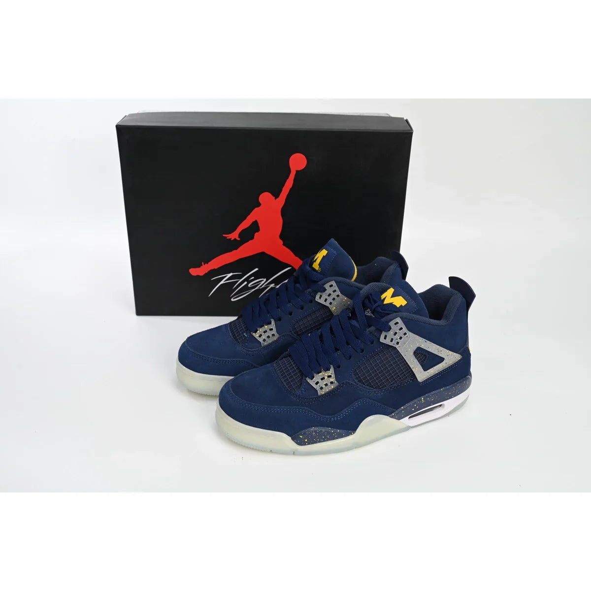 Air Jordan 4 Retro Michigan