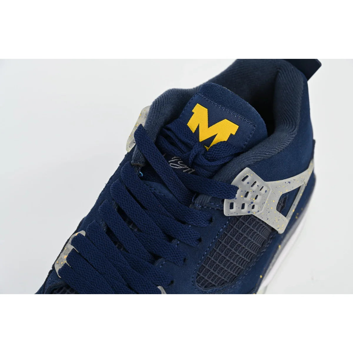 Air Jordan 4 Retro Michigan