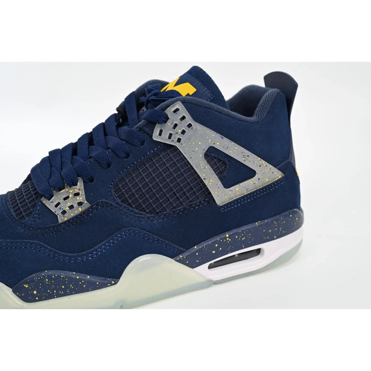 Air Jordan 4 Retro Michigan