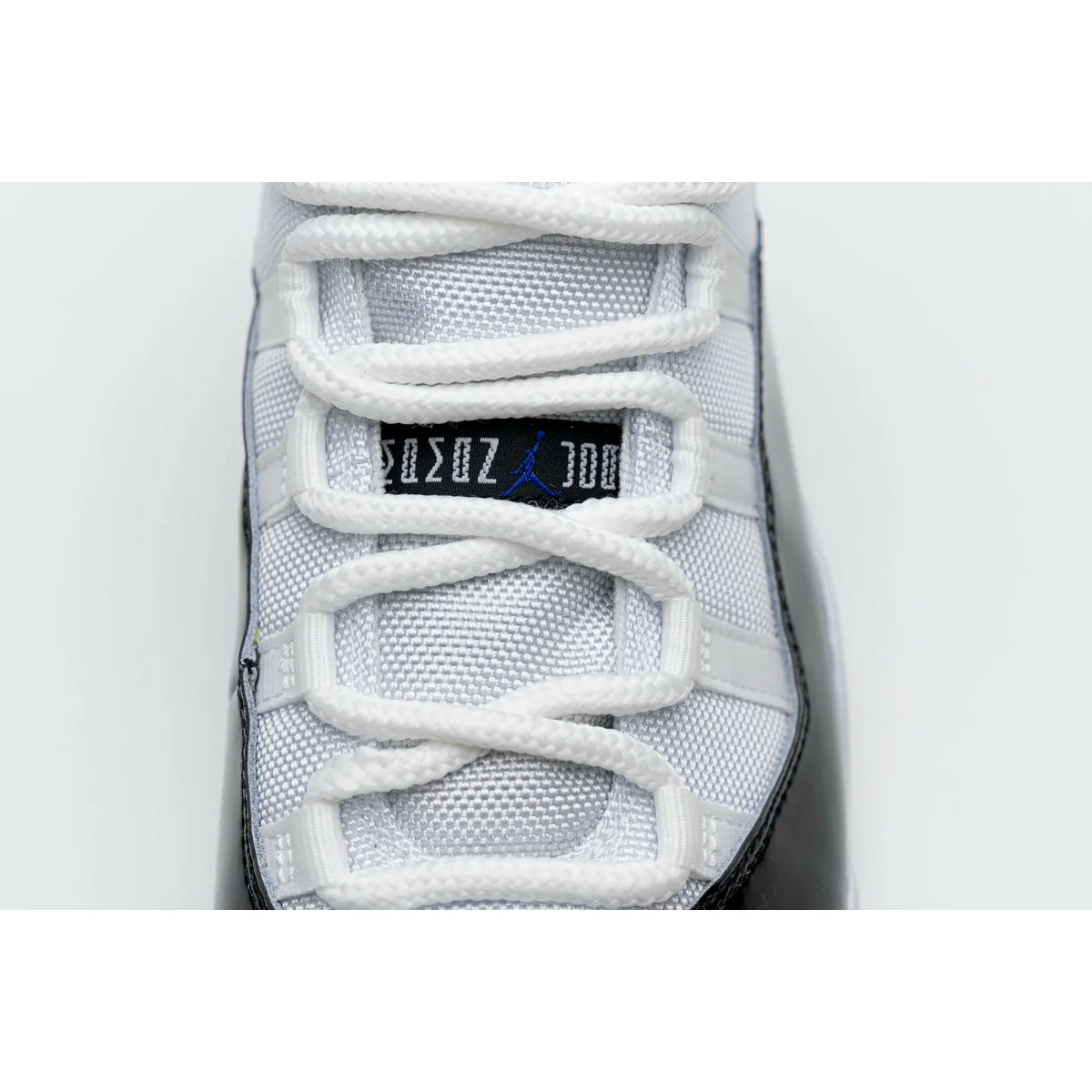 Air Jordan 11 High “Concord”
