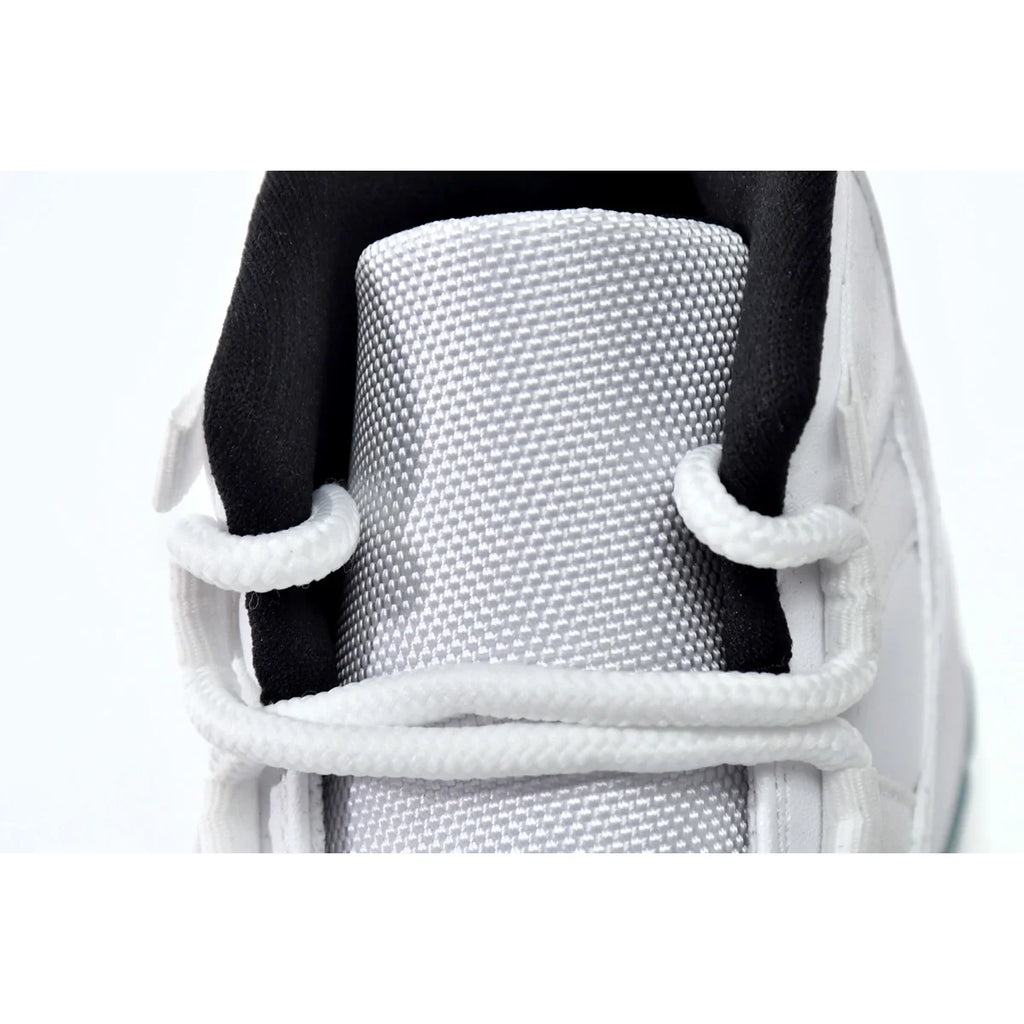 Air Jordan 11 Retro Legend Blue