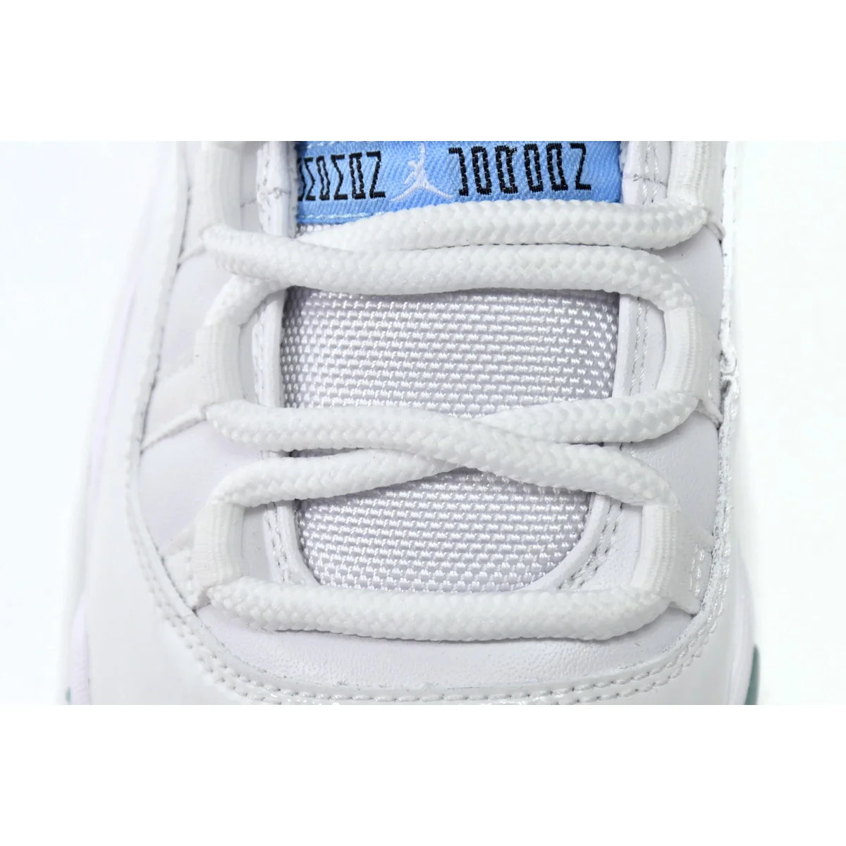 Air Jordan 11 Retro Legend Blue