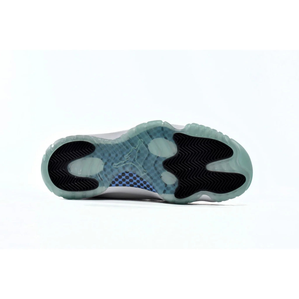 Air Jordan 11 Retro Legend Blue